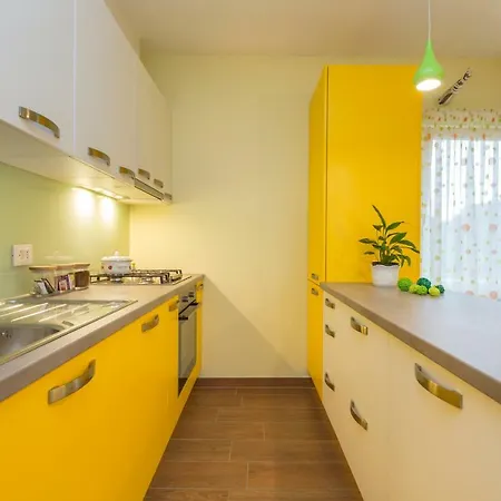 아파트 Apartman Fuhtar